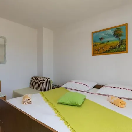 Laurel Leaf - Three Bedroom With Terrace