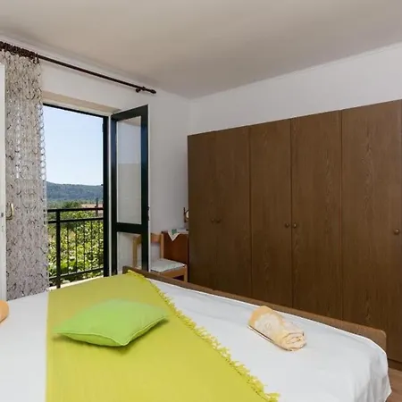 Laurel Leaf - Three Bedroom With Terrace Apartment