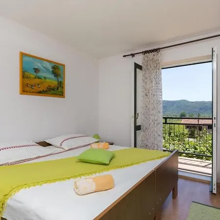 Apartment Laurel Leaf - Three Bedroom With Terrace Lovorno